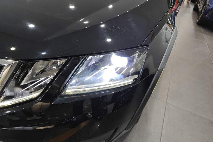 Used Skoda Octavia 2018 Station Wagon TSI280 DSG Flagship Edition
