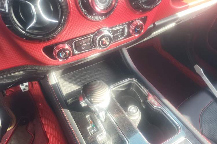 Used BAIC Off-Road BJ40 2018 2.3T Automatic Four-Wheel Drive Ring of the Tower Champion Edition China V Emission Standard
