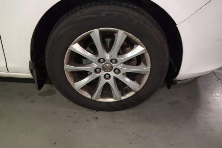Used Buick GT 2014 XT 1.6L Automatic Comfort Edition Right Front Wheel Hub