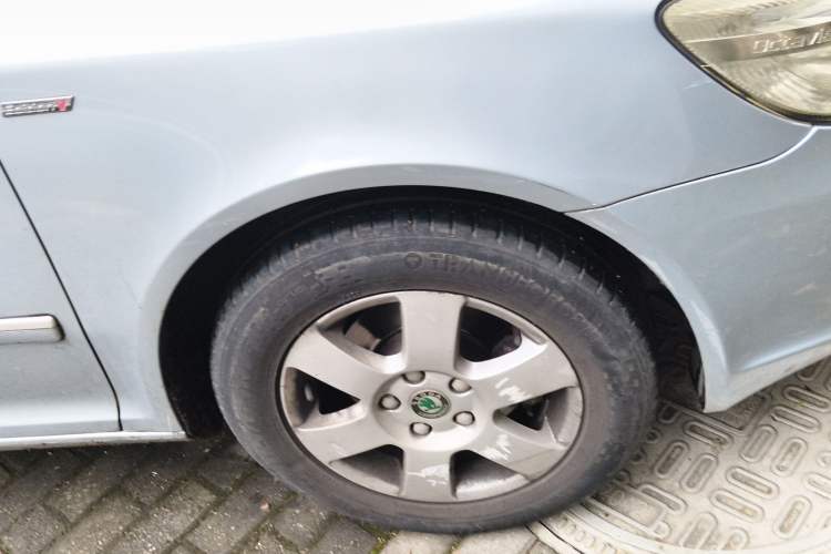 Used Skoda Octavia 2012 1.6L Automatic Yijun Edition Right Front Wheel Hub