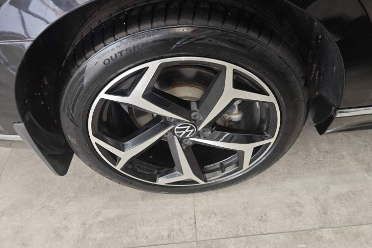 Used Volkswagen Magotan 2023 2 Million Units Limited Edition 330TSI DSG Leading Version
