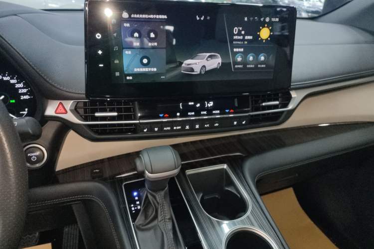 Used Toyota SIENNA 2024 2.5L Hybrid Four-Wheel Drive Prestige Edition Audio And AC Panel