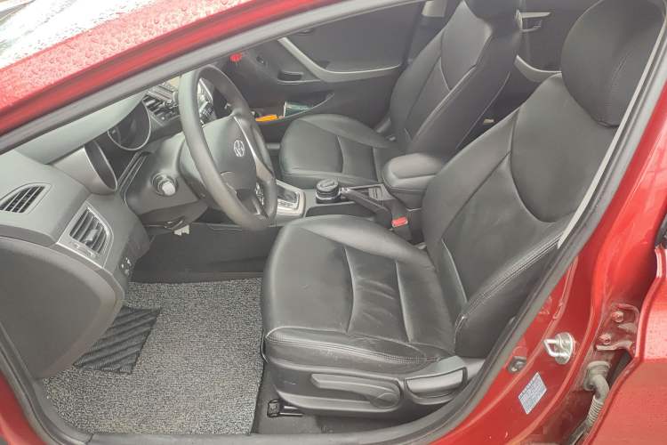 Used Hyundai Elantra (5th Generation / Langdong) 2012 1.6L Automatic Fashion Edition
