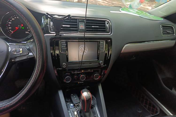 Used Volkswagen Sagitar 2017 1.6L Automatic Comfort Model
