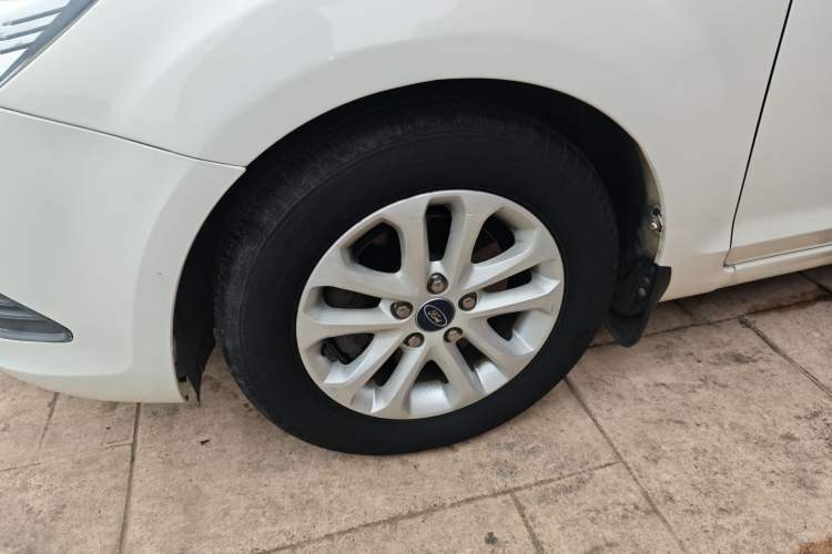 Used Ford Focus 2013 Hatchback Classic 1.8L Automatic Base Model
