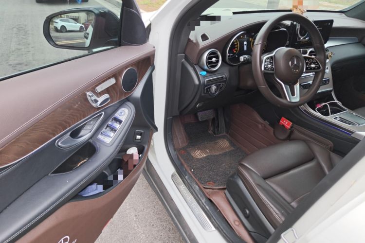 Used Mercedes-Benz GLC 2020 GLC 260 L 4MATIC Luxury Model Interior 3