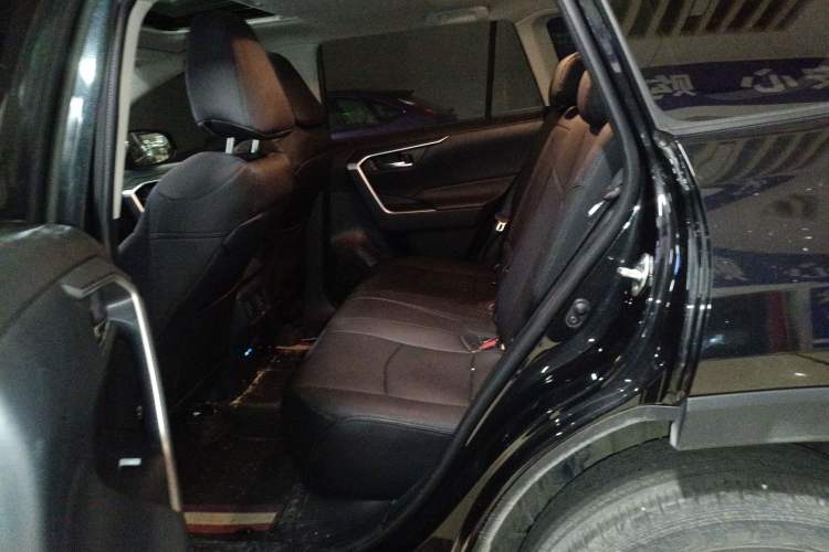 Used Toyota RAV4 2021 2.0L CVT 4x4 Trend Edition
