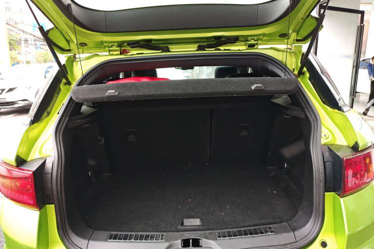 Used Land X7 2015 2.0T Panoramic Prestige Edition Trunk