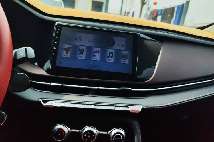 Used CHANGAN CS15 2019 1.5L Automatic Comfort Edition China VI Standard Audio And AC Panel