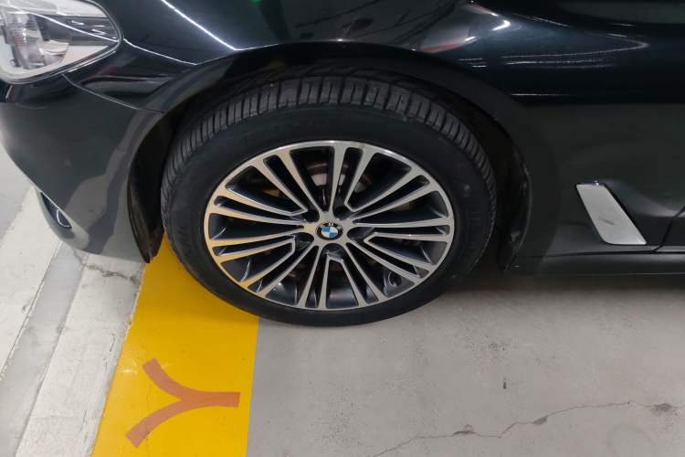 Used BMW 5 Series 2018 Facelifted 530Li Luxury Edition Premium Package
