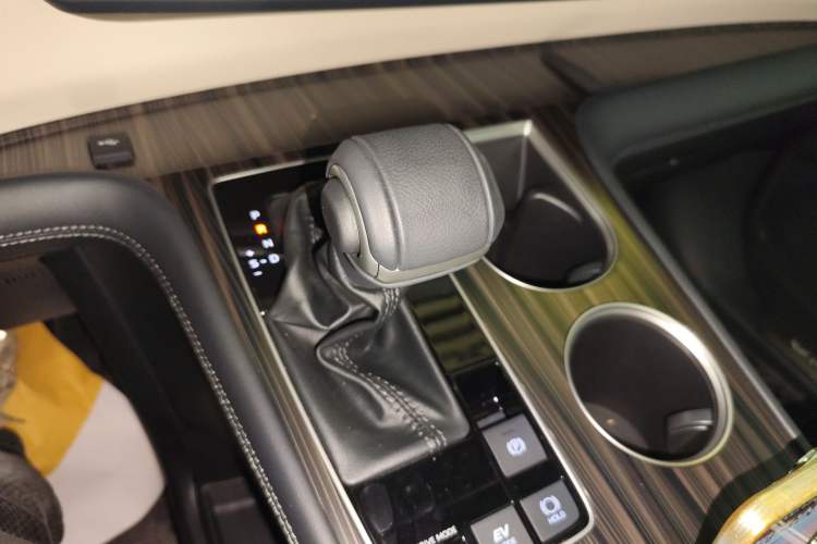 Used Toyota Sienna 2024 2.5L Hybrid Four-Wheel Drive Prestige Edition
