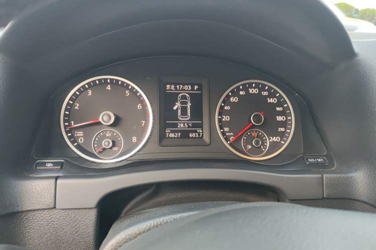 Used Volkswagen Tiguan 2012 1.8TSI Automatic Two-Wheel Drive Elite Edition Instrument Cluster