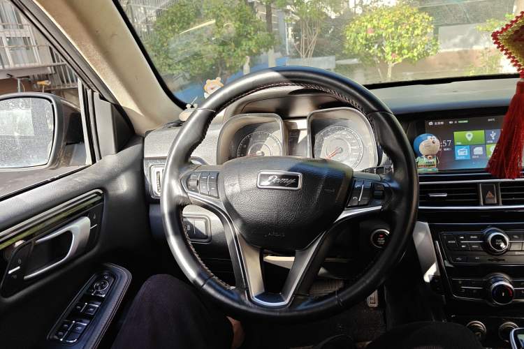 Used Zotye Domy X5 2017 Upgraded Model 1.5T CVT Governor Edition Steering Wheel