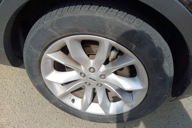 Used Ford Explorer 2013 3.5L Deluxe Model
