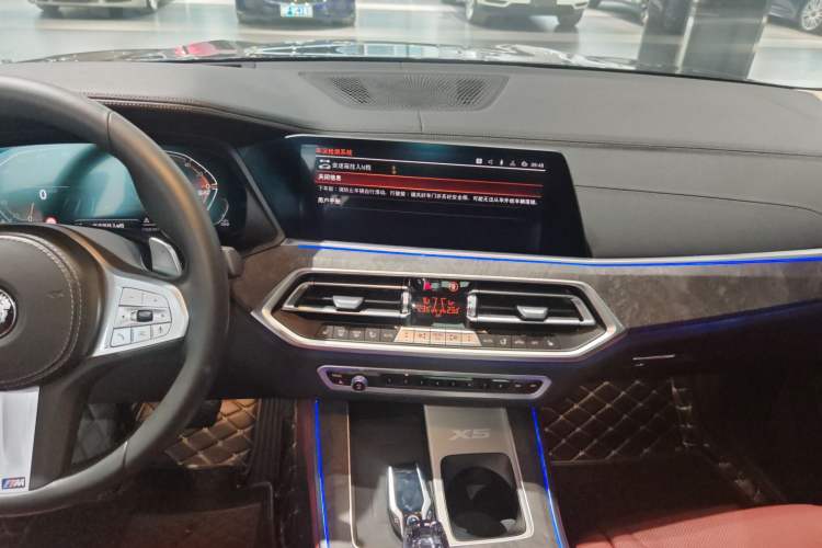 Used BMW X5 2022 xDrive 30Li Luxury M Sport Package