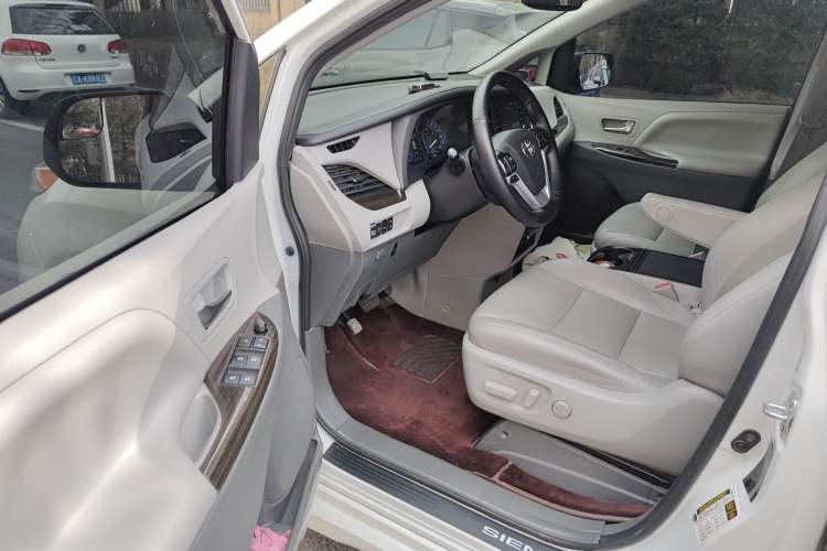 Used Toyota SIENNA  Driver Seat