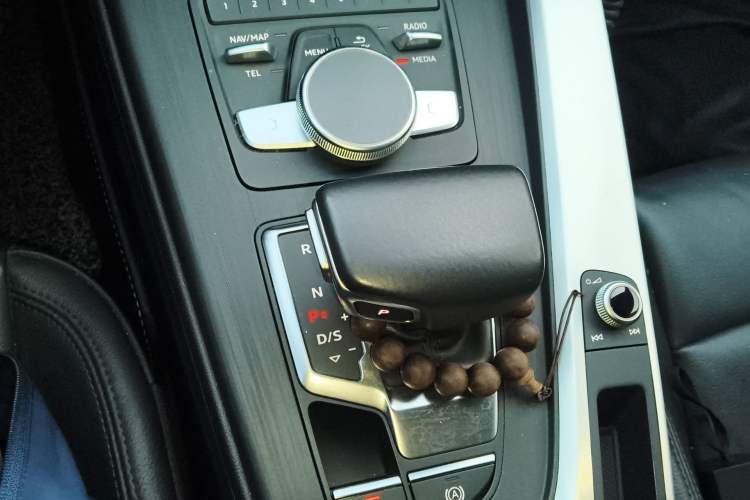 Used Audi A4L 2019 40 TFSI Fashion Edition China VI Emission Standard
