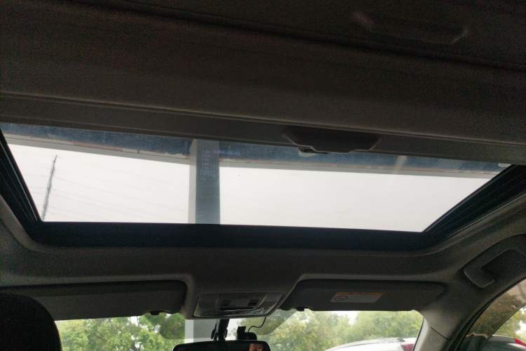 Used Toyota RAV4 2015 2.5L Automatic 4x4 Elite Edition
