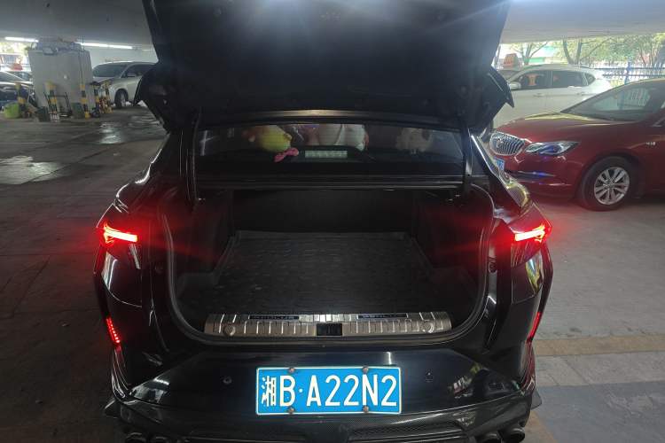 Used Dongfeng Aeolus Yixuan 2021 230T Automatic Dream-Chasing Rider Edition Trunk