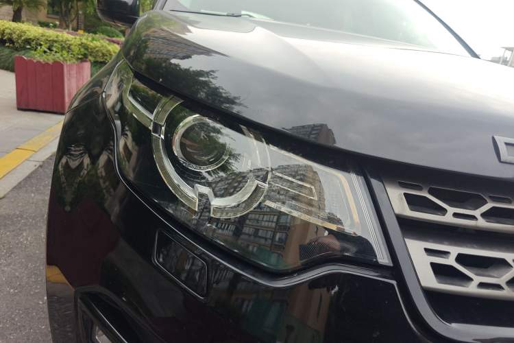 Used Land Rover Discovery Sport 2015 2.0T SE Right Front Headlight