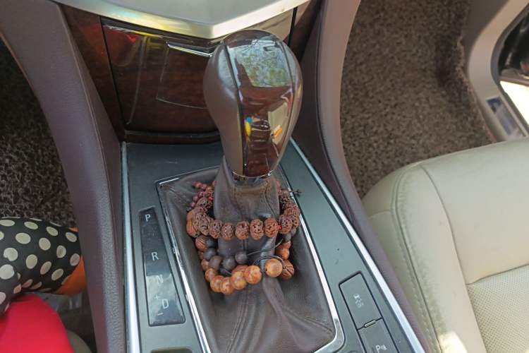 Used Cadillac SRX 2012 3.0L Elite Edition Gear Lever