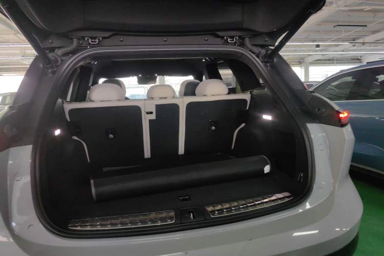 Used Nio ES6 2024 75 kWh Trunk