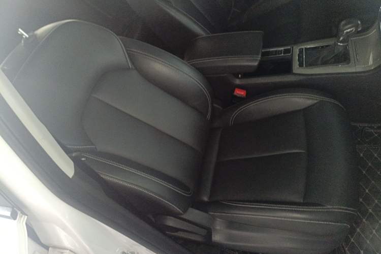 Used Roewe RX5 New Energy 2017 eRX5 50T Hybrid Connected Prestige Flagship Edition Right Front Seat