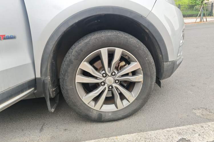 Used Geely Auto Emgrand X7 Sport 2016 1.8TD Automatic ZhiShang Model Right Front Wheel Hub