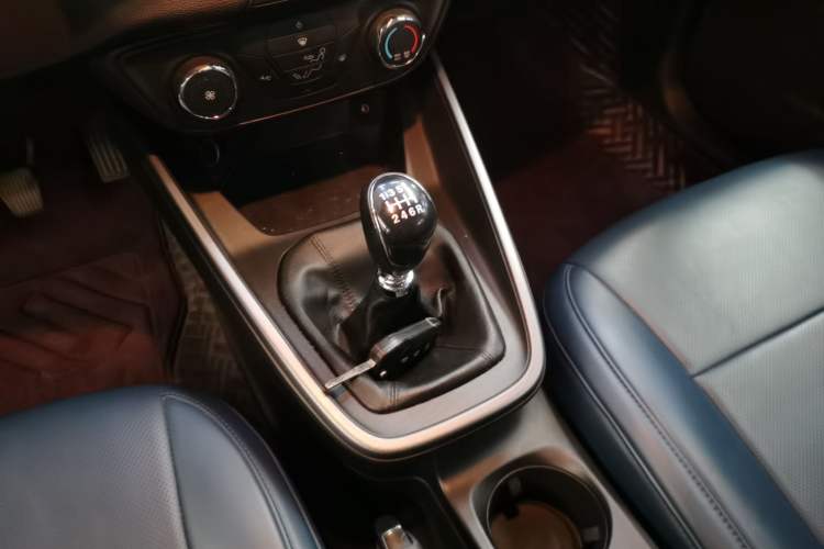 Used Ford Escort 2019 1.5L Manual ZhiXiang Version Gear Lever