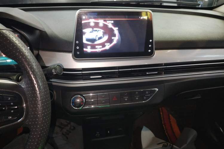 Used Dayun Yuehu 2021 32.85 kWh Two-Wheel-Drive Sprite Version Audio And AC Panel