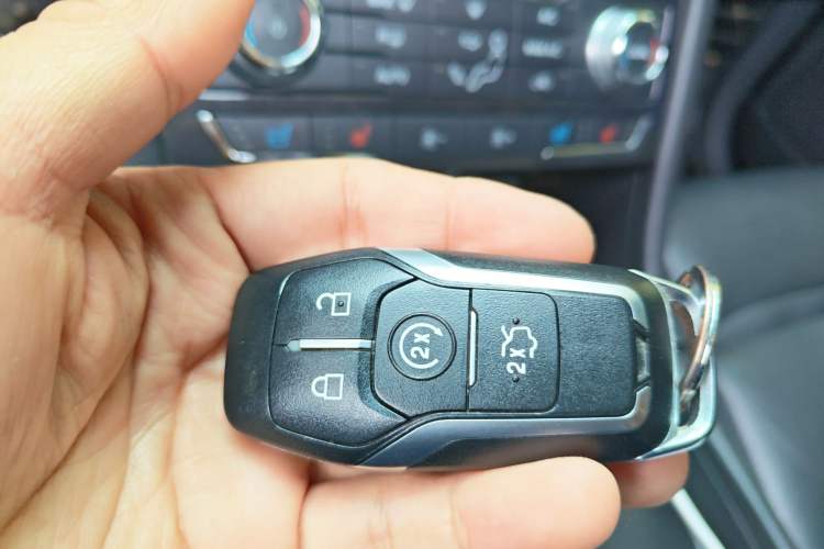 Used Ford Taurus 2017 EcoBoost 245 Fashion Edition
