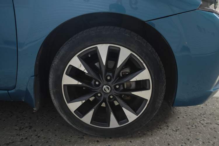 Used Nissan Lannia 2016 1.6L CVT Smart Edition Right Front Wheel Hub