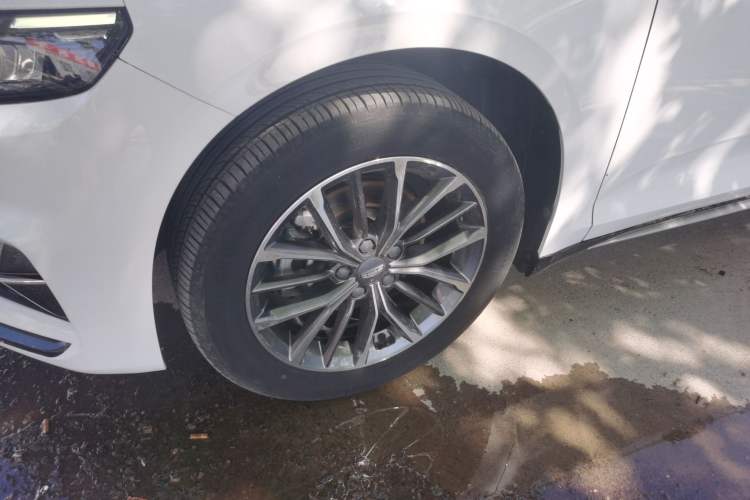 Used Geely Auto Preface 2023 2.0TD Luxury Version Left Front Wheel Hub