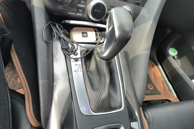 Used DS 5 2014 1.6T Luxury Edition THP160 Gear Lever