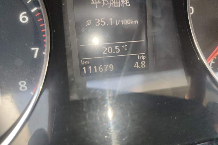 Used Volkswagen Magotan 2012 Revised 1.8TSI Luxury Version Odometer Close Up