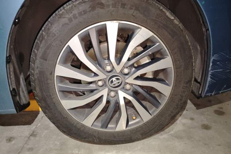 Used Toyota Corolla 2018 Dual-Engine 1.8L E-CVT Smart Edition Right Front Wheel Hub