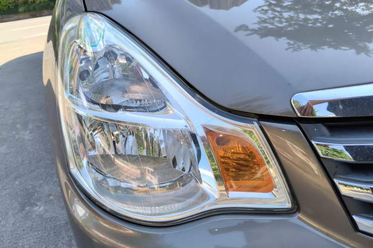 Used Nissan Sylphy 2018 Classic 1.6XE Manual Comfort Edition Right Front Headlight