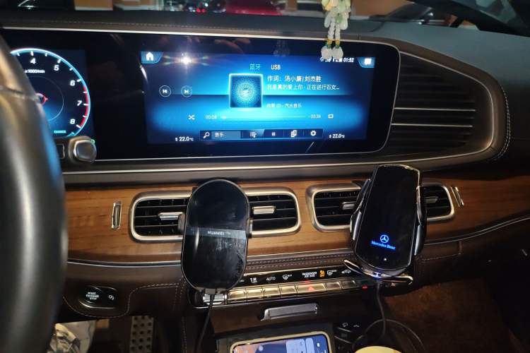 Used Mercedes-Benz GLS-Class  Audio And AC Panel