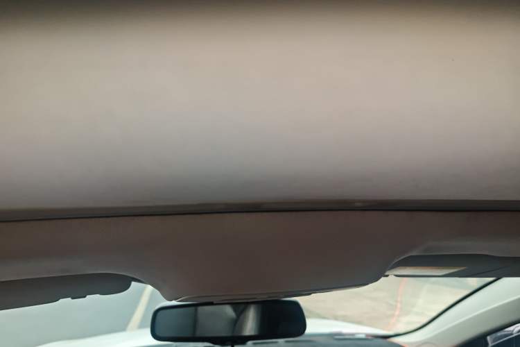 Used Roewe i6 2017 20T Automatic Internet ZhiZun Edition Headliner