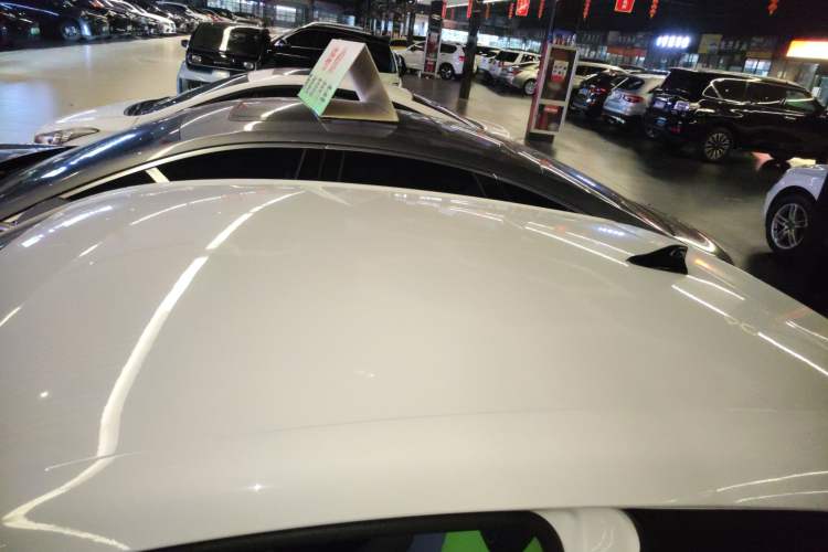 Used Roewe Clever 2021 302 km New Four-Seater Super-Efficient Version Roof