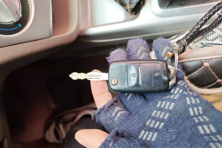 Used Changan Alsvin V3 2012 1.3L Manual Comfort Version China IV Standard