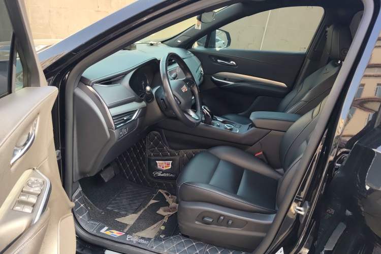 Used Cadillac XT4 2020 28T Two-Wheel-Drive Leading Version
