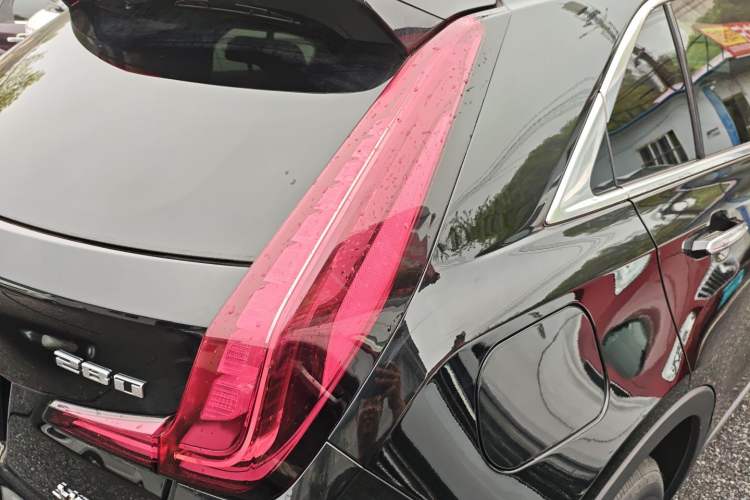 Used Cadillac XT4 2018 28T Two-Wheel Drive Leading Sport Model
