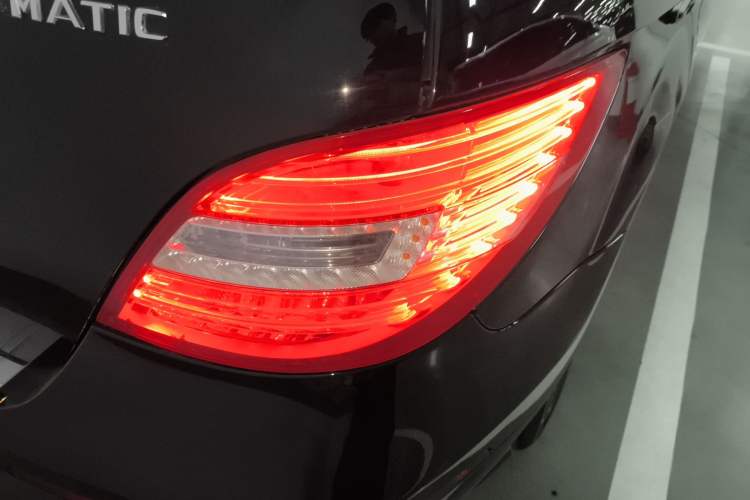 Used Mercedes-Benz R-Class 2017 R 320 4MATIC Business Edition Prestige Model