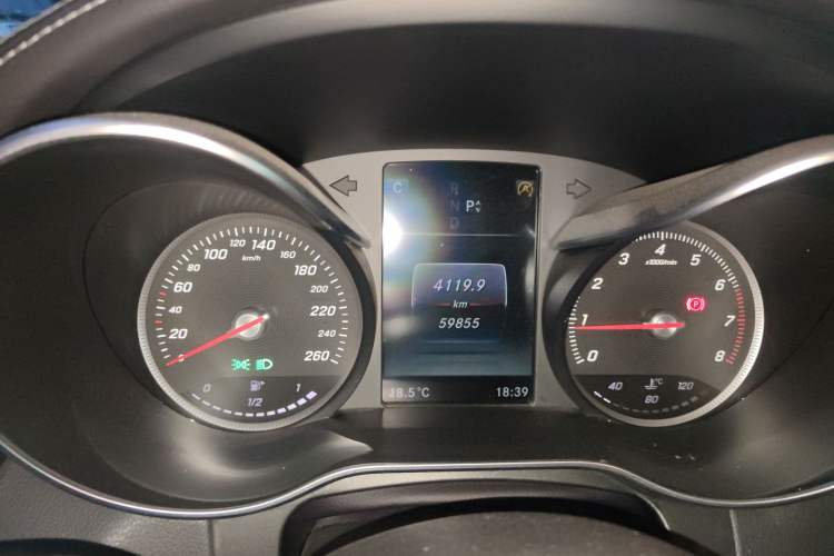 Used Mercedes-Benz GLC 2016 GLC 260 4MATIC Luxury Model Instrument Cluster