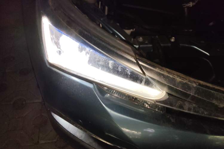 Used Toyota Corolla 2016 Dual-Engine 1.8L E-CVT Elite Edition