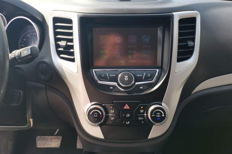 Used Changan CS35 2016 1.6L Automatic Luxury Model China V Standard