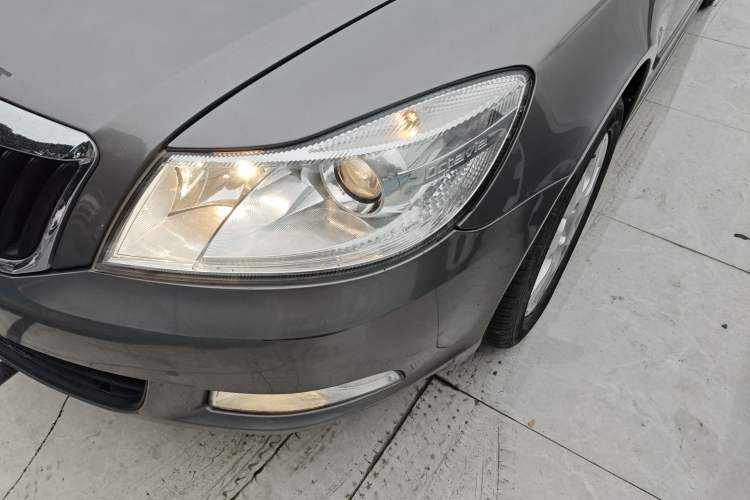 Used Skoda Octavia 2015 Classic Model 1.6L Manual Eado Version