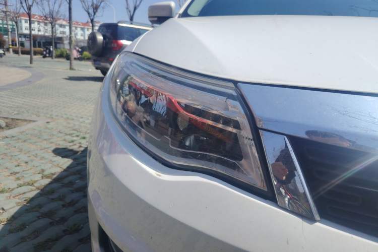 Used Qoros 3 2014 Sedan 1.6L Automatic Zhiyue Model Right Front Headlight