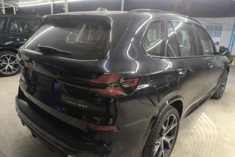 Used BMW X5 2025 Model, xDrive 30Li Prestige M Sport Night Package
